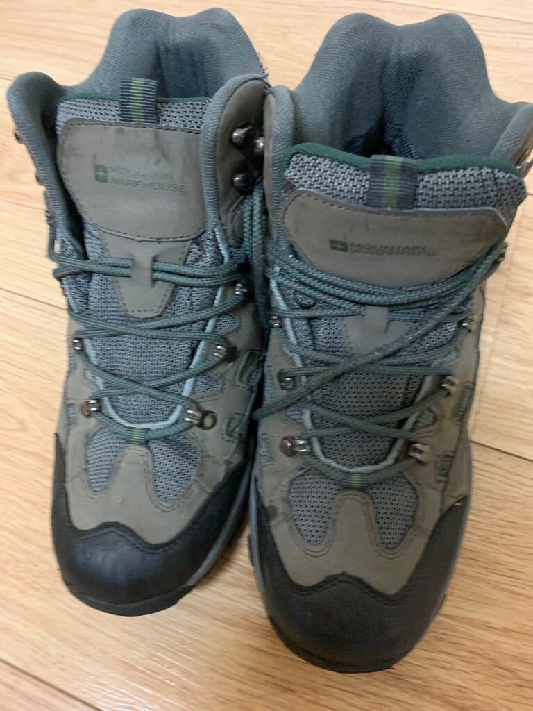 mens walking boots mountain warehouse